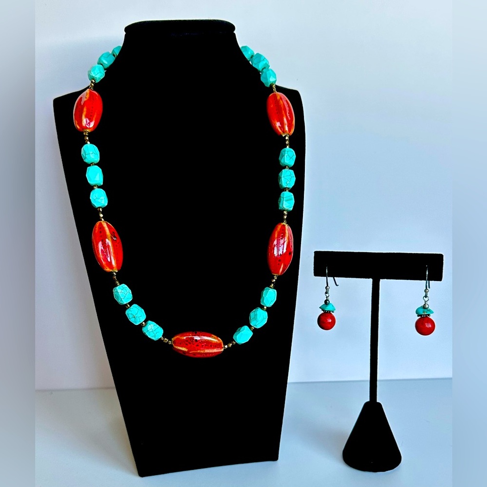Beautiful turquoise & red stone necklace w/matching earrings